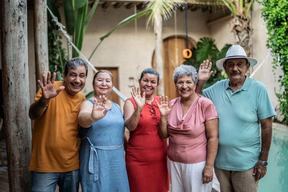 Personas de la tercera edad, ¿una carga social o una oportunidad de mercado?