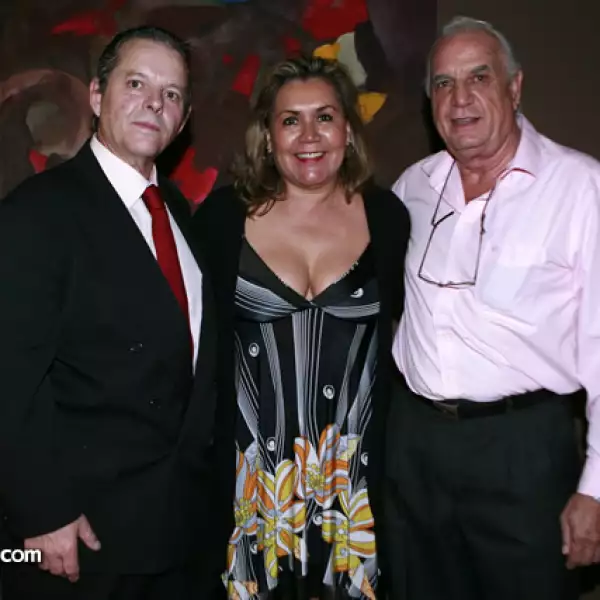 Germán Hermida,Leonor Aldama,Carlos Martínez