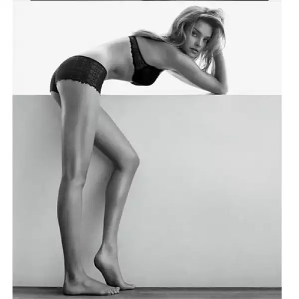 Esta modelo es una de las favoritas de la marca. La hemos visto posar con todo tipo de prendas y la verdad siempre luce espectacular.