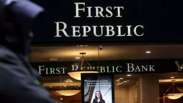 First Republic Bank obtiene fondos de grandes bancos de EU