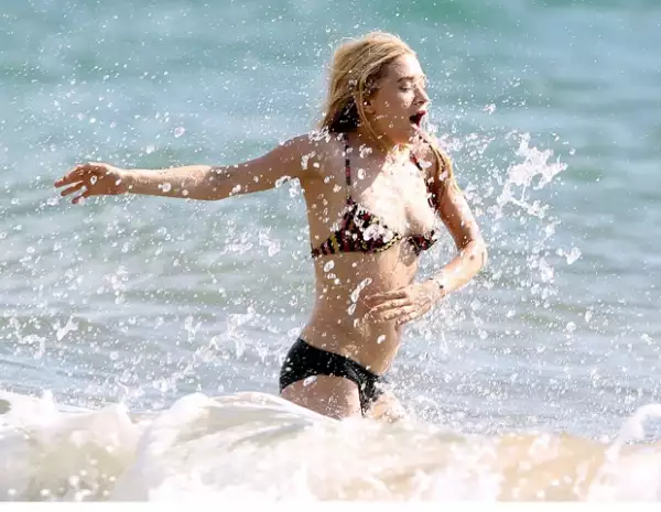 Olsen se divirtió en la playa.