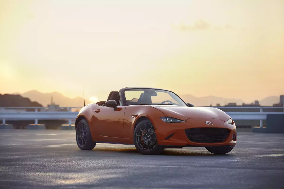 Mazda-MX-5-Miata-30th-Anniversary-Soft-Top-01.jpeg
