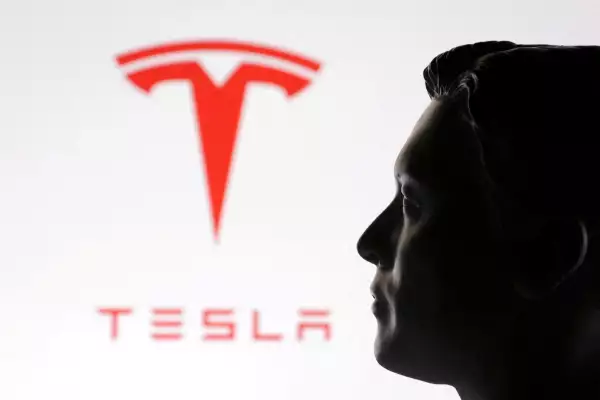 Tesla cae hoy 14% tras disputa entre Musk y Donald Trump, pero no afecta a Wall Street 