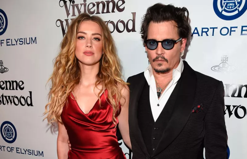 TMZ fue el encargado de develar una grabación donde se ve al actor en una actitud violenta con su todavía esposa.