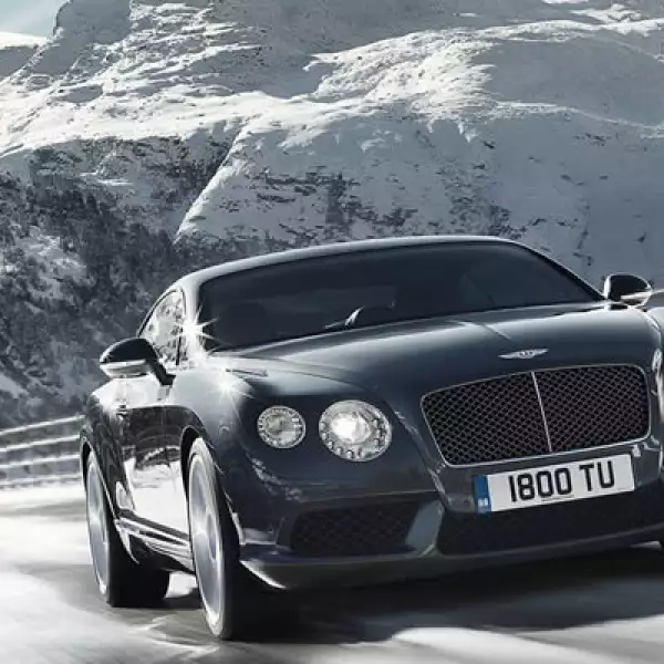 Este Bentley Continental presenta niveles de consumo y emisiones menores a 100 gramos de dióxido de carbono por kilómetro recorrido.