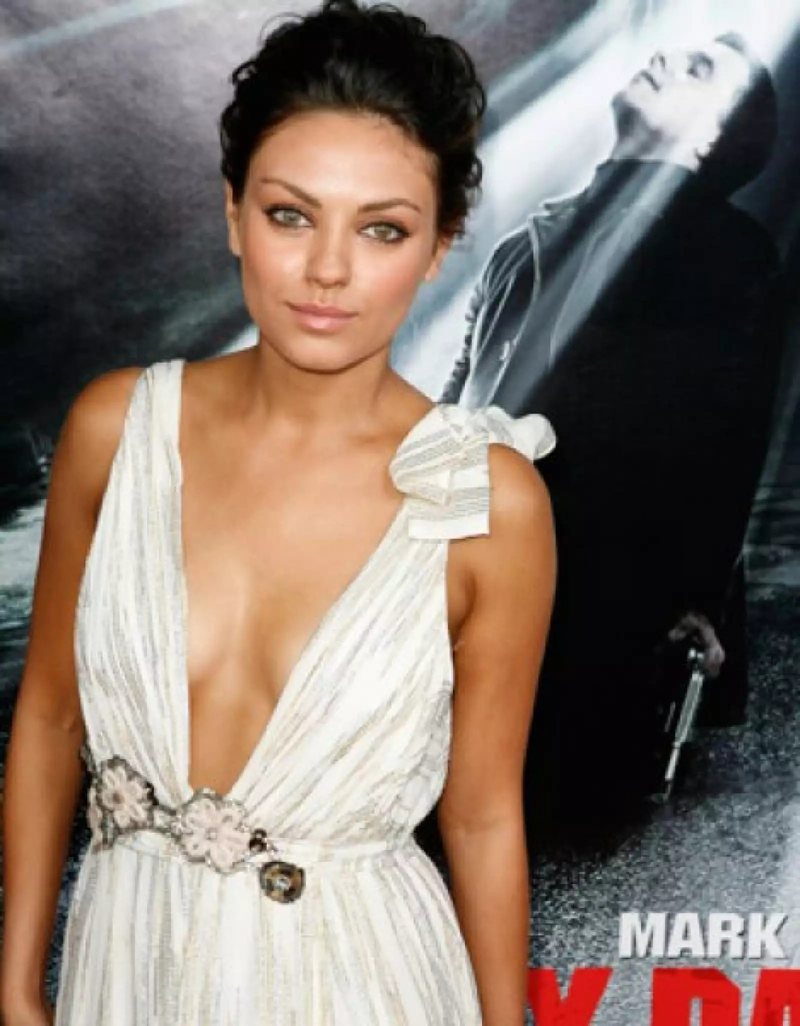 La actriz origen ucraniano Mila Kunis está en el quinto lugar. Es famosa por sus papeles en series de televisión interpretando a Jackie Burkhart de That 70s Show y ser la voz de Meg Griffin en Padre de Familia.