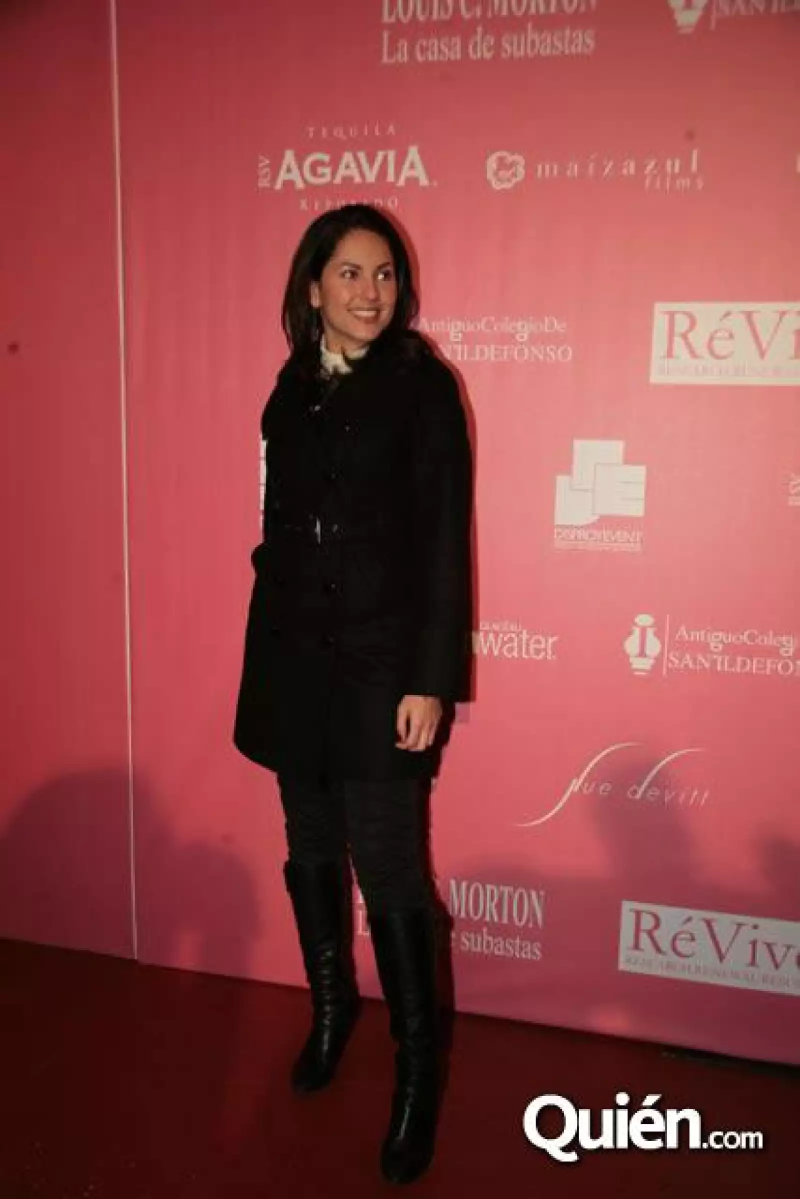 Cajas en subasta revive el arte