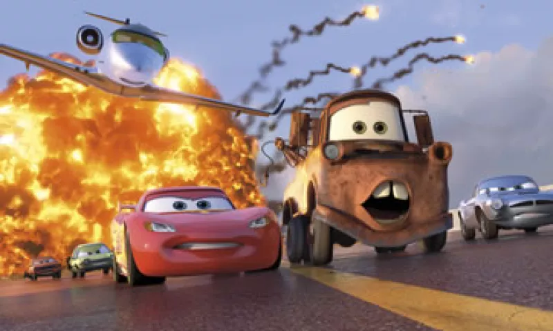 La cinta original â€˜Carsâ€™ debutó en 2006 con 60.1 millones de dólares.  (Foto: AP)