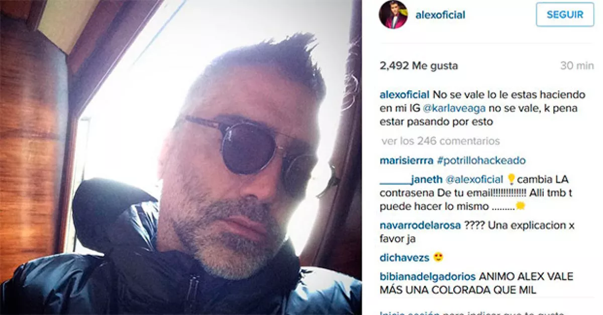 Minutos después, el cantante posteó esta selfie y desaparecieron las fotografías de Karla.