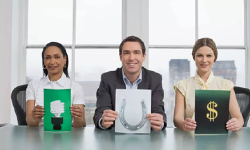 Uno de los mitos sobre ser emprendedor es creer que la idea lo es todo para el éxito de un negocio. Según los Emprendedores 2012, la idea debe ir acompañada de un plan de negocios y ser competitivo. (Foto: Thinkstock)