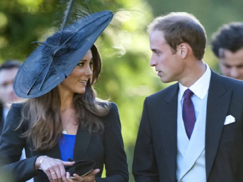 Gran Bretaña podría declarar día festivo para celebrar  la boda del príncipe Guillermo y Kate Middleton; además se crearía una nueva moneda para celebrar el acontecimiento.