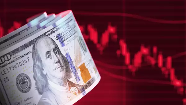 por que esta subiendo el dolar
