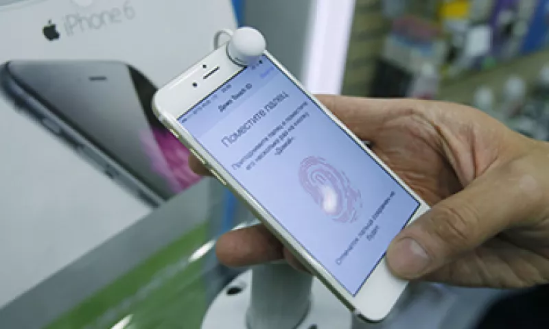 Los pagos iniciales por un iPhone 6 pueden ir desde los 5,000 hasta más de 10,000 pesos. (Foto: Getty Images )