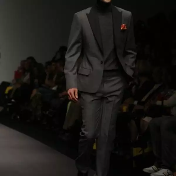 Desfile Pineda Covalin