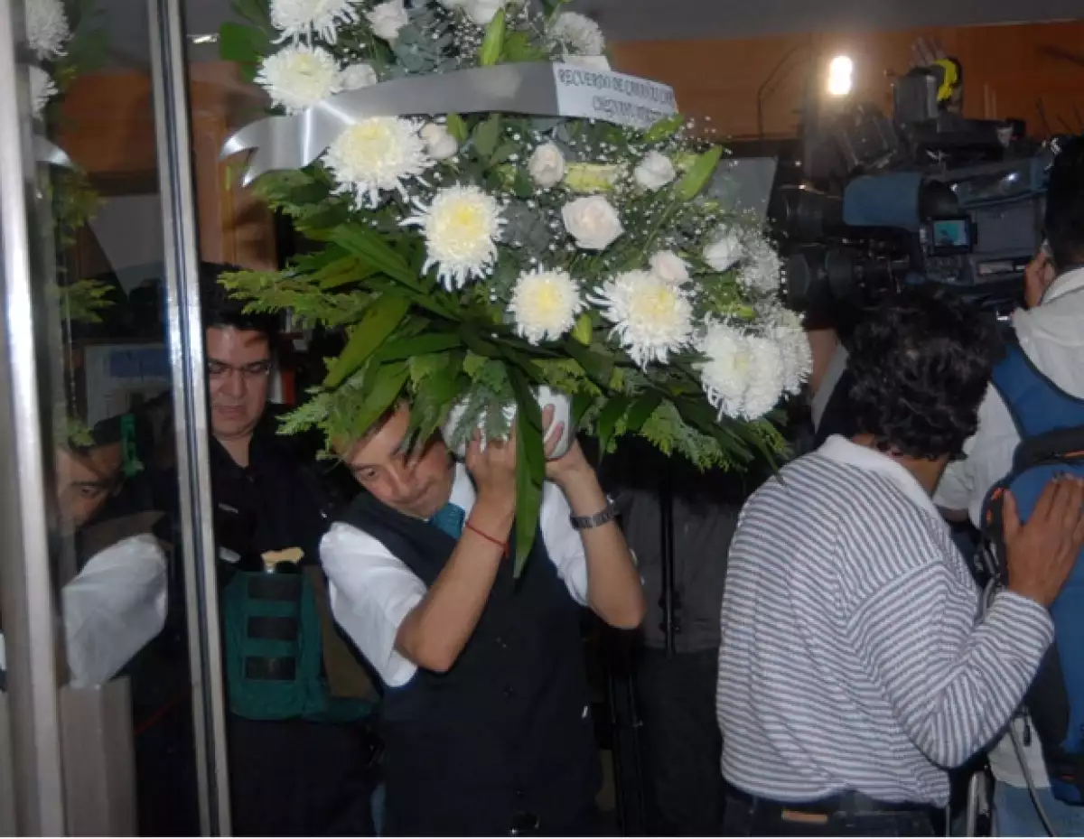 Capulina fue despedido entre aplausos de sus familiares y amigos.