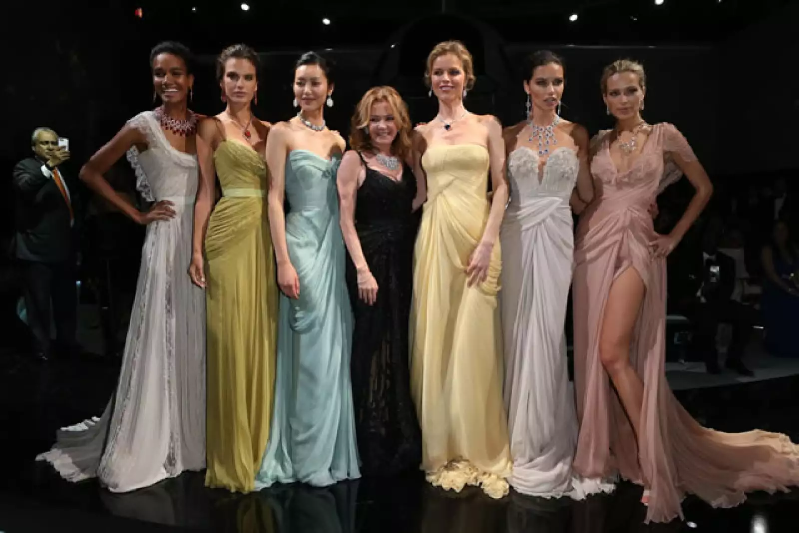 Arlenis Sosa, Alessandra Ambrosio, Liu Wen, Eva Herzigova, Caroline Scheufele, Adriana Lima y Petra Nemcova.