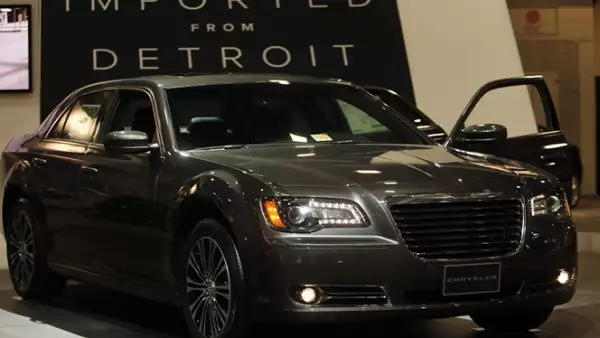 El sedán Chrysler 300 se muestra en el Auto Show de Washington que concluye el próximo 10 de febrero.
