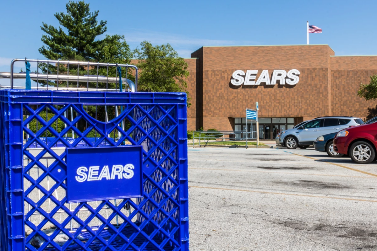 Sears Retail Mall Location. Sears is a Subsidiary of Sears Holdings V