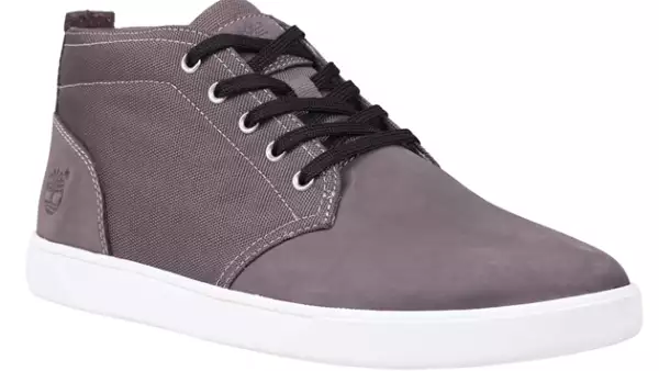 La mayoría de sus artículos están hechos en tonos neurales, ideal para combinarlos con varios looks.