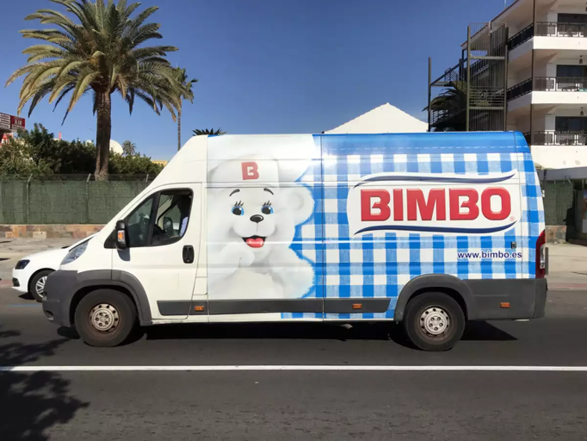 Bimbo delivery van, and unknown and unrecognizable driver