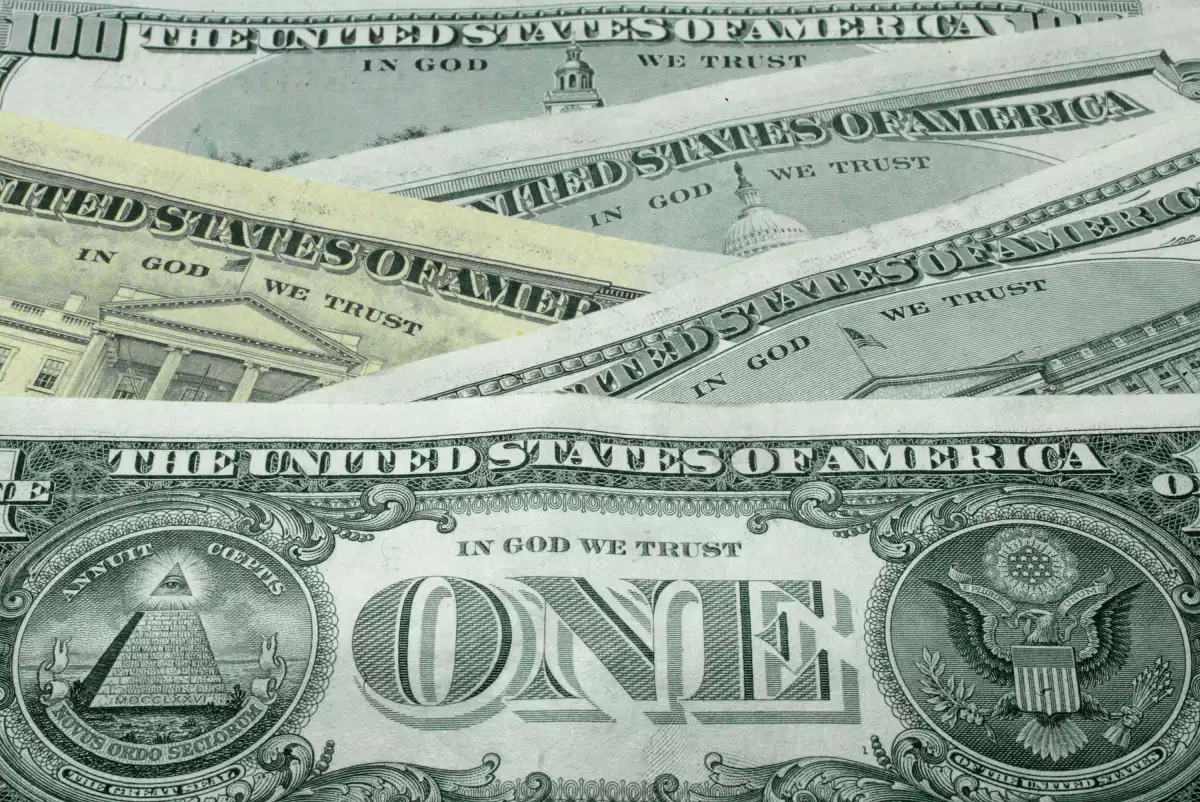 Los datos de la inflación provocan una ligera caída del dólar