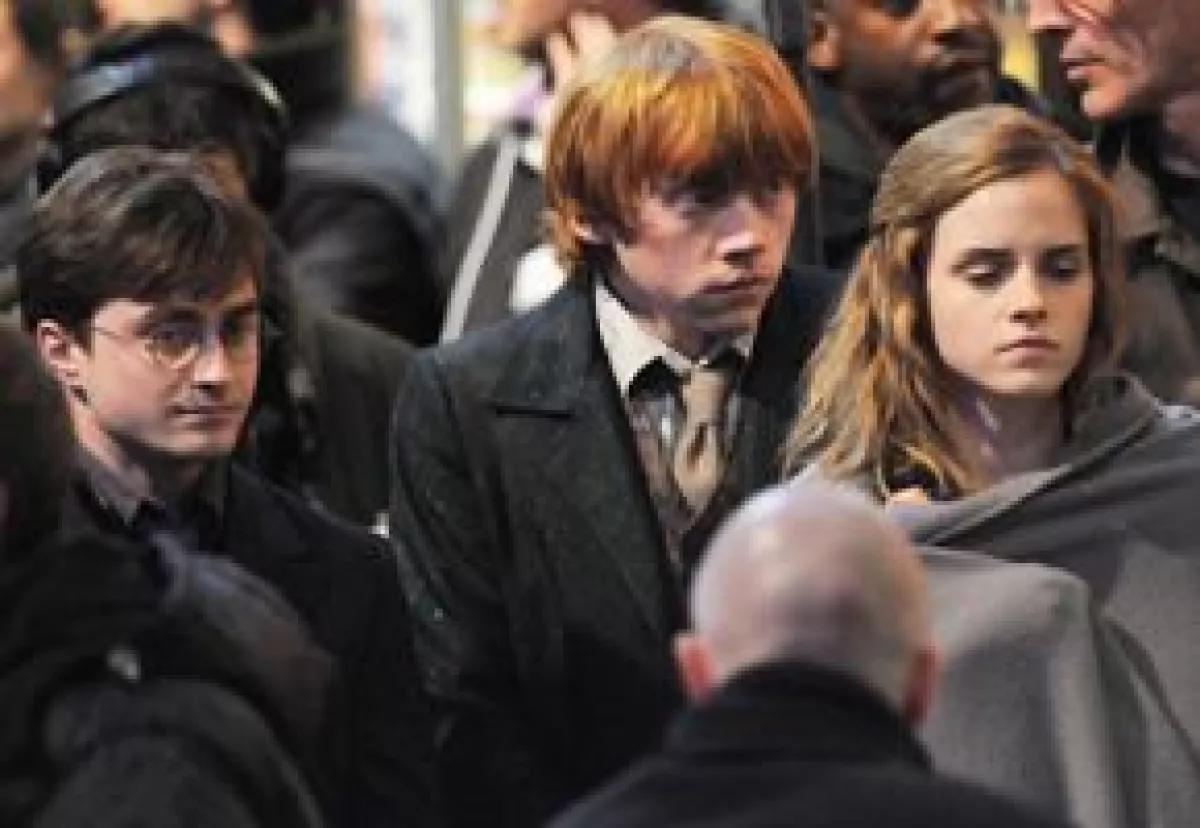 Cuatro plazas comerciales de la ciudad de México exhibirán parte del vestuario y artículos utilizados en la película Harry Potter y el misterio del príncipe.