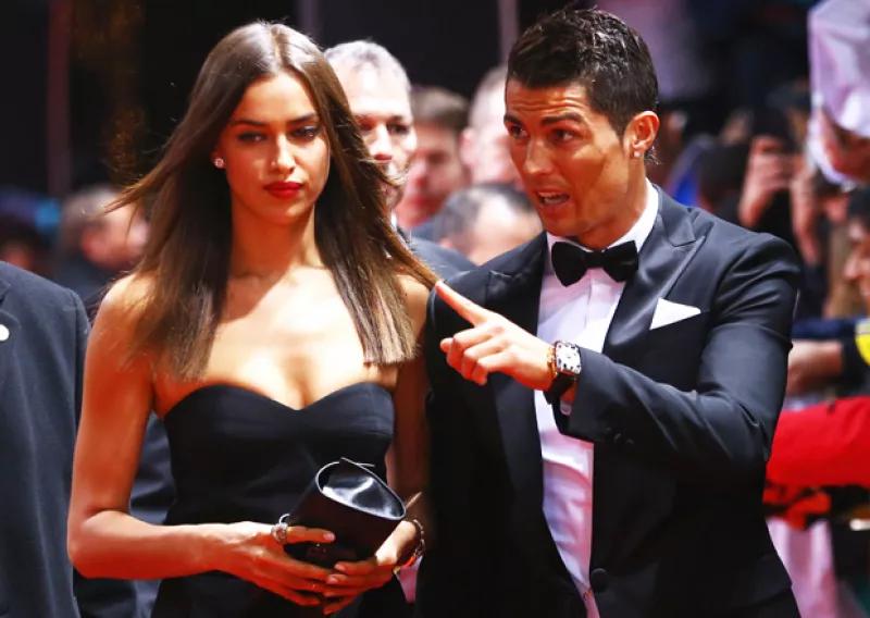 Luego algunos días de que se diera a conocer la noticia del rompimiento de la famosa pareja, el futbolista emitió declaraciones oficiales con el propósito de poner fin a rumores sobre su vida privada.