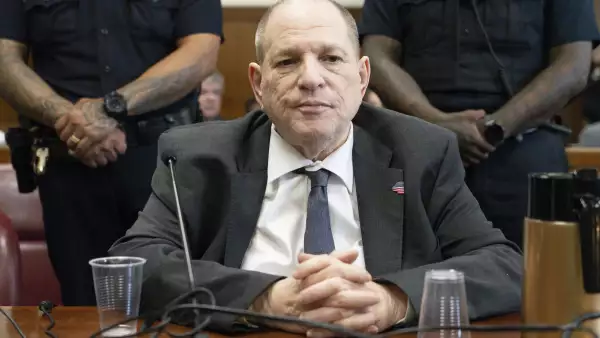 jurado del nuevo juicio contra harvey weinstein inicia deliberaciones