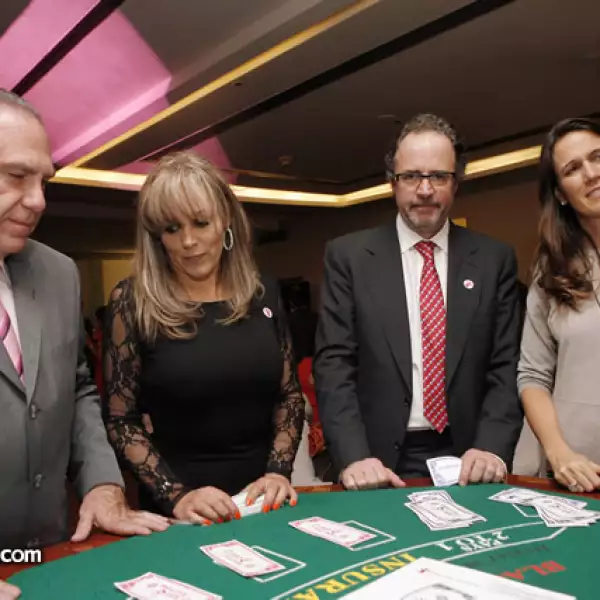 Eduardo del Castillo,Ana Llampallas,Luis Peyrelongue,Jessica Peyrelongue