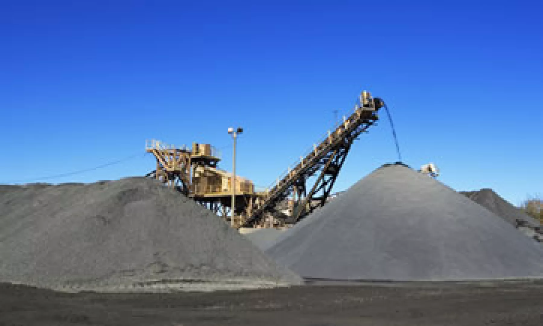 Analistas señalaron también que Cemex se veía afectada por el mal reporte de la francesa Lafarge, la mayor fabricante mundial de cemento. (Foto: Photos to go)