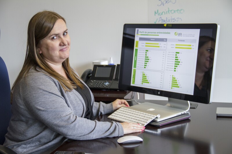 María Lizárraga es de las pocas ingenieras en el Instituto Federal de Telecomunicaciones.