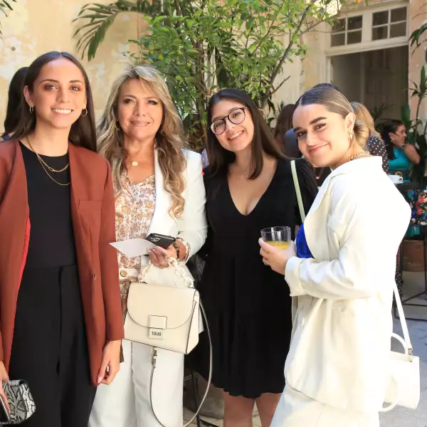 Martha Casellas, Elisa Ramos , Majo Millán y Fer Greene 