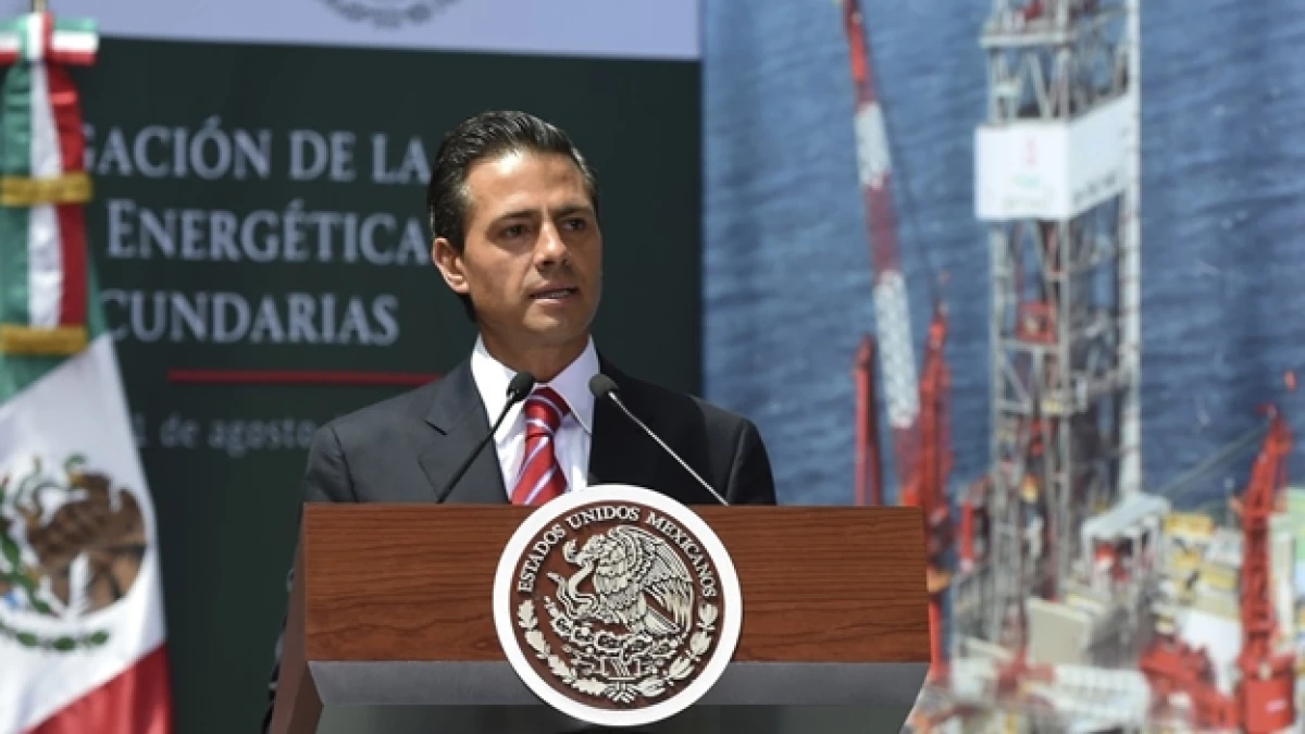 El presidente de México Enrique Peña Nieto en Los Pinos al promulgar la reforma energética