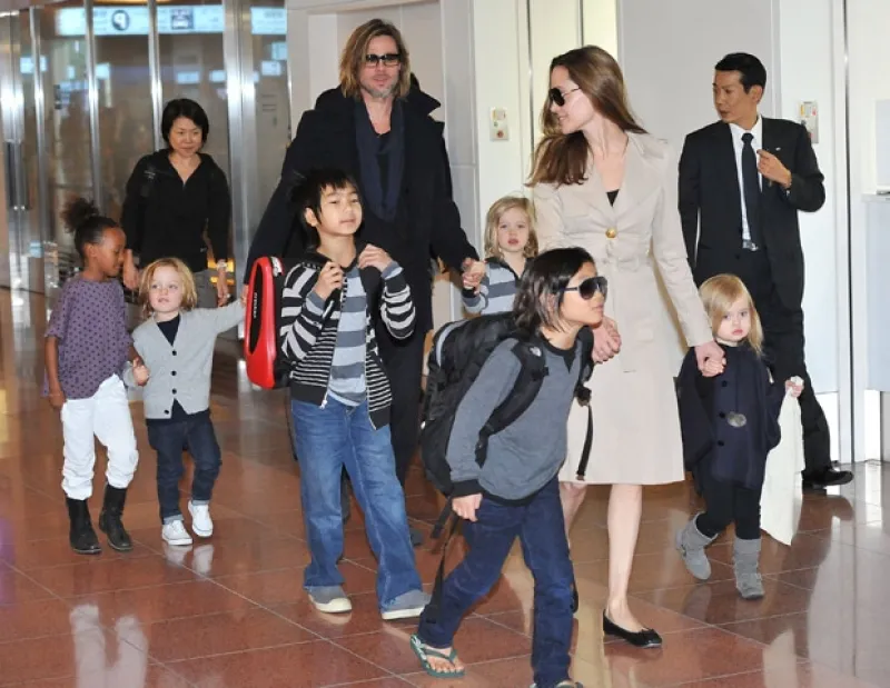 El actor y Angelina Jolie contraerán matrimonio en su casa francesa el mes que viene y ya están pensando en incorporar esta atractiva embarcación a sus celebraciones.