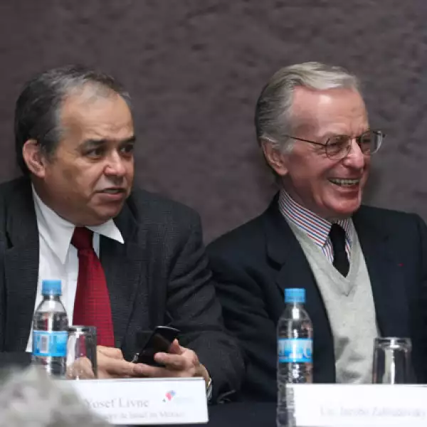 Homenaje a Jacobo Zabludovsky y Leon Davidoff.