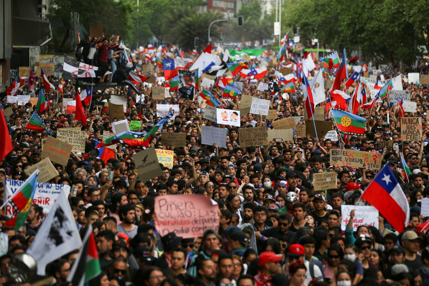 Con 1.2 millones de personas, Chile vive su mayor protesta desde la