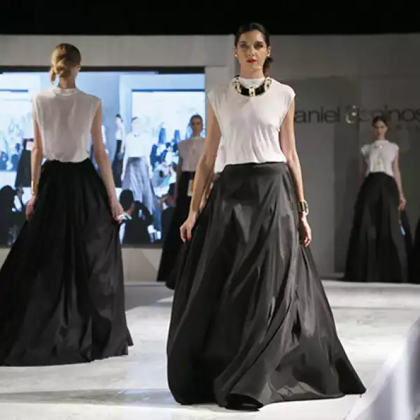 Desfile colección visiones de Daniel Espinosa