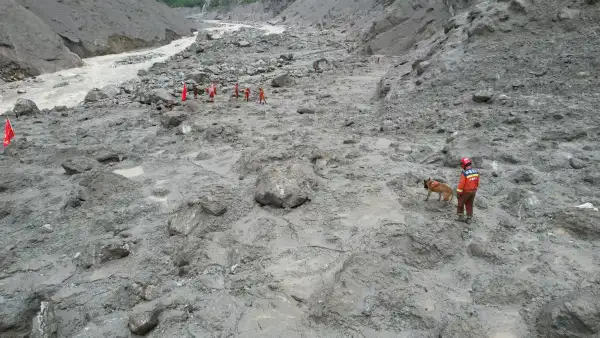 Lodo tras deslave en Nepal. Foto: AFP. 
