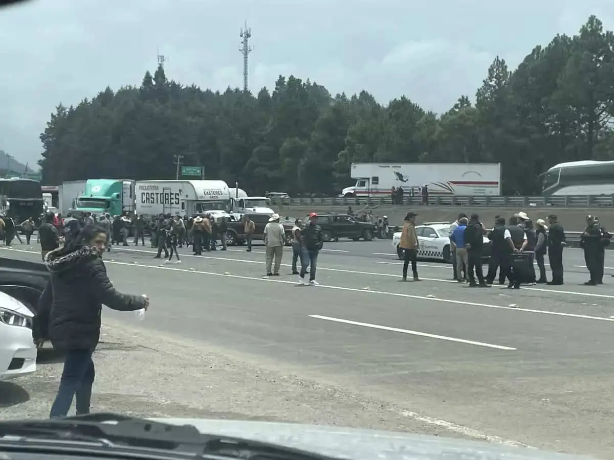 bloqueo carretera mexico-toluca