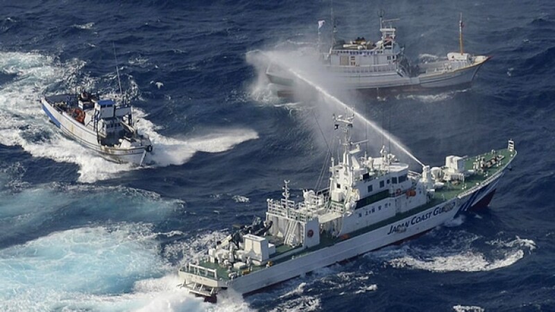 islas en disputa: taiwan barcos pesqueros vs guardia costera japon