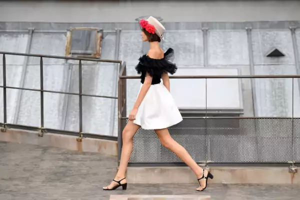 Chanel : Runway - Paris Fashion Week - Womenswear Spring Summer 2020