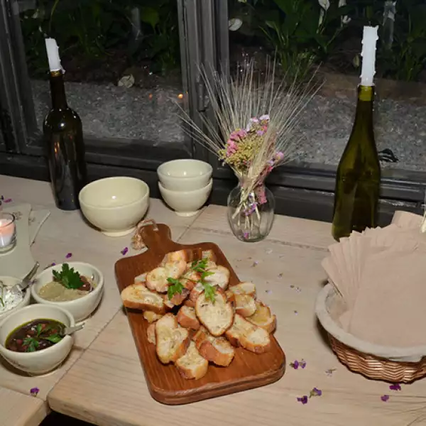 Las propuestas del Chef Coumont: Diversos platillos y bocadillos preparados con el exquisito pan artesanal de Le Pain Quotidien.