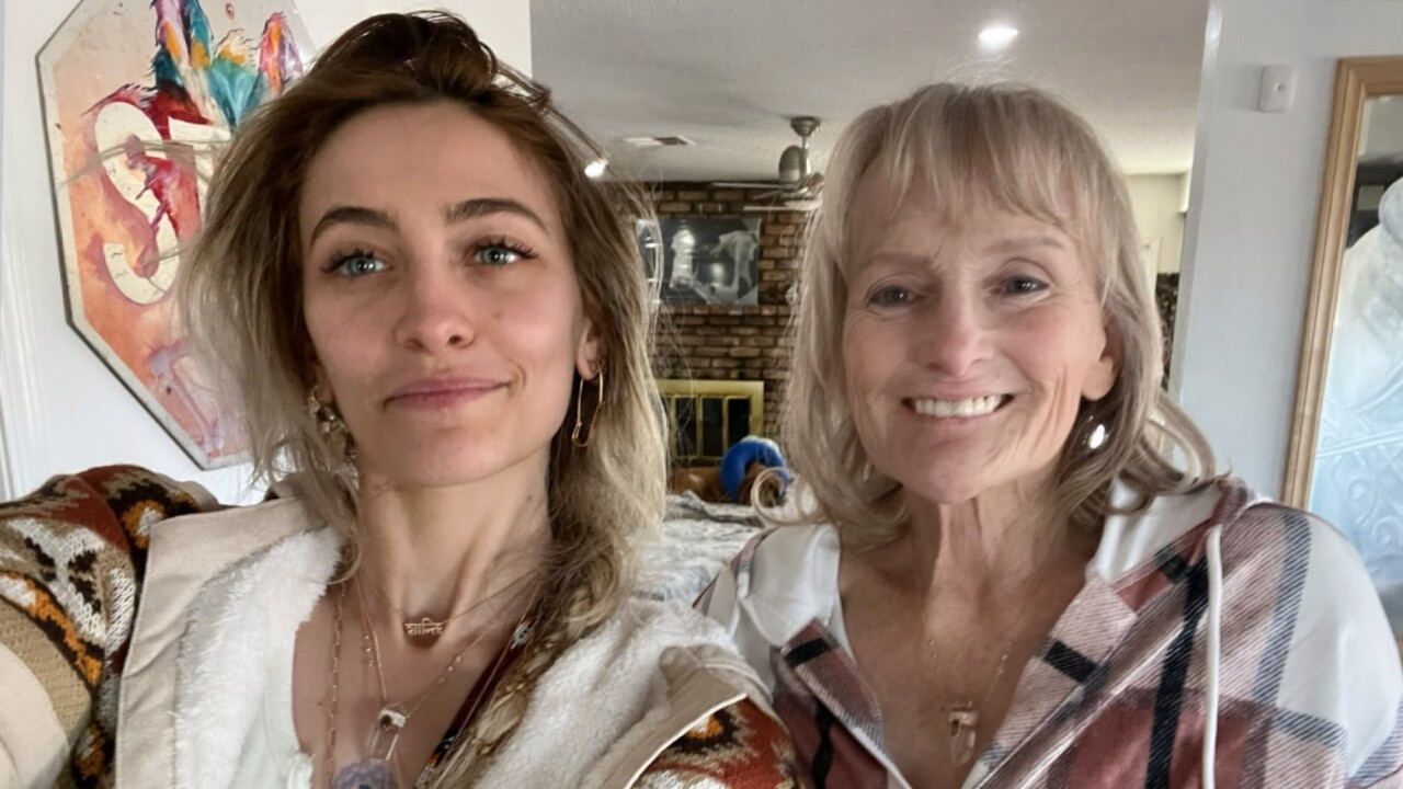 Paris Jackson revela cómo conoció a su mamá Debbie Rowe a los 15 años