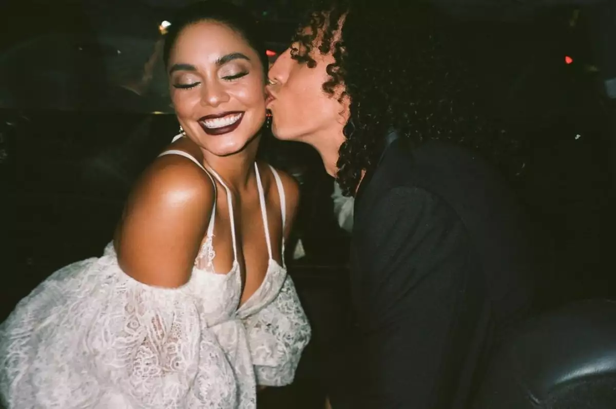 Vanessa Hudgens y Cole Tucker