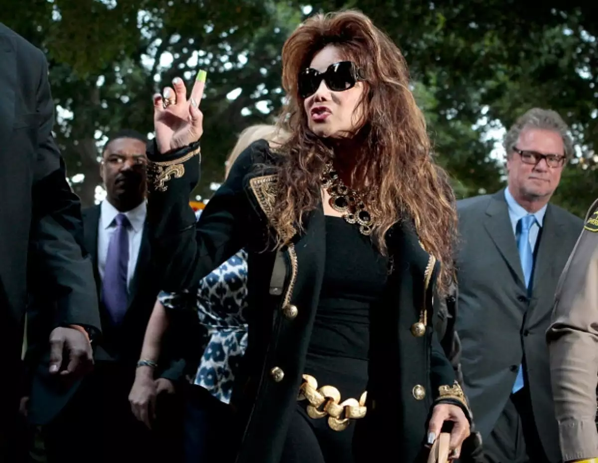 La Toya Jackson celebró con su familia el veredicto final del jurado, en donde se encontró culpable de homicidio involuntario a Conrad Murray.