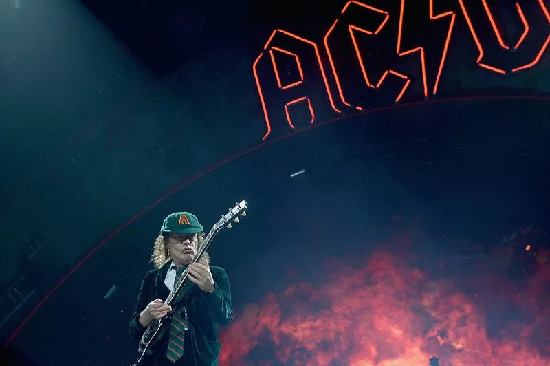acdc-0.jpg