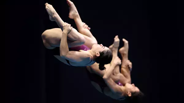 Foto de Alejandra Orozco y Gabriela Agúndez en el salto sincronizado de plataforma de 10 metros