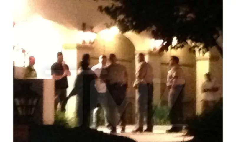 De acuerdo con el sitio TMZ, el ex jugador de futbol americano persiguió a Justin, luego de que lo viera conducir a exceso de velocidad en su Ferrari por el vecindario donde viven.