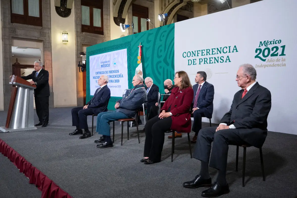 Entrega de premios a ingenieros y arquitectos