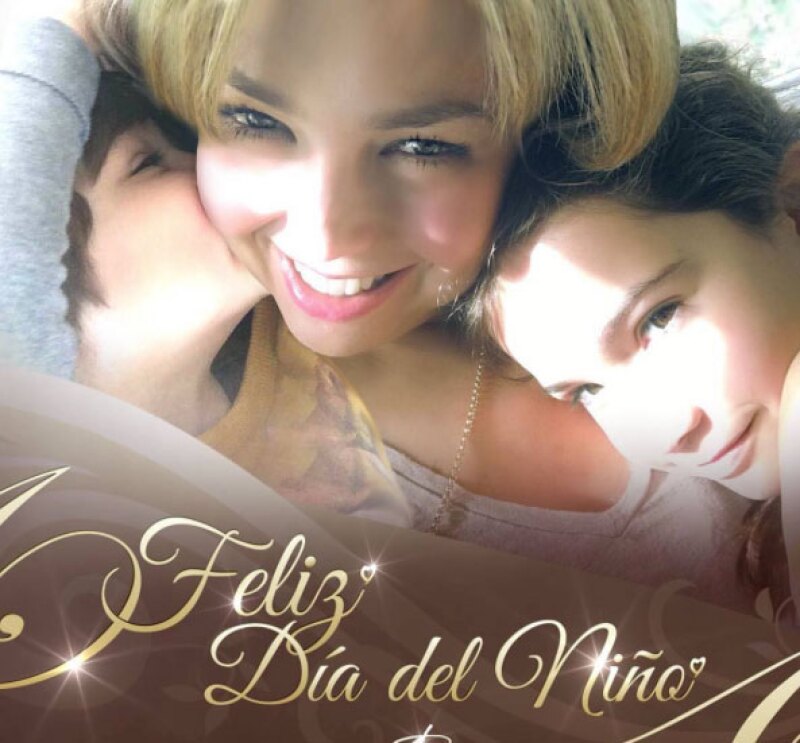 La cantante seguro consintió a sus hijos este 30 de abril.